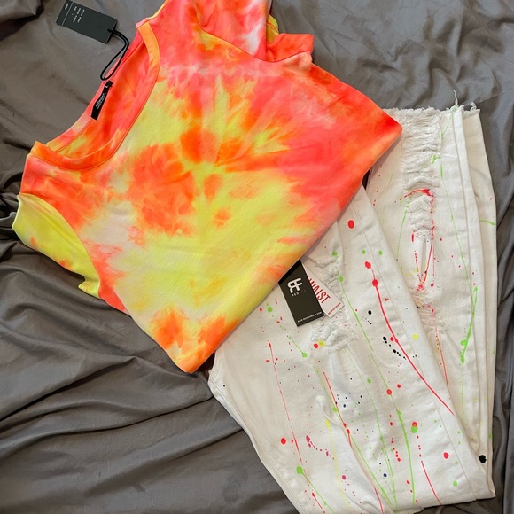 ✨HP✨ Paint Splatter Pants - Picture 1 of 4